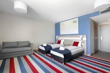 Фото номера Стандартный семейный номер Отель Hotel Skipper г. Рева 5